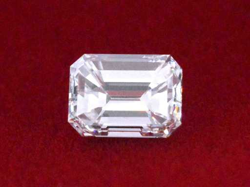Diamond - 0.70 carat real diamond (certified)