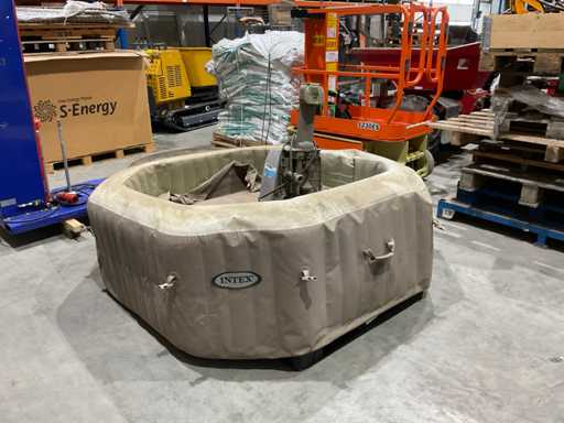 Intex Opblaasbare jacuzzi