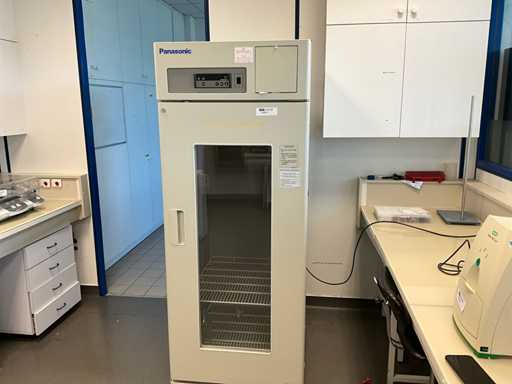 Laboratoryjna lodówka PANASONIC MPR-721-PE