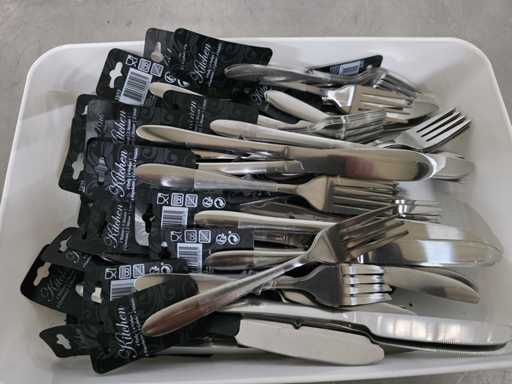 Serie de cuțite și furculițe