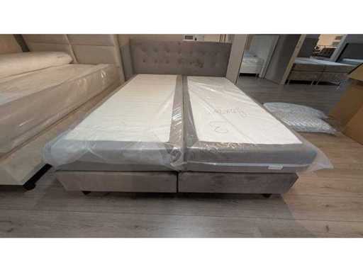 Boxspring Emma – 160 x 200 cm – Velvet Grey – Z Topperem – Kieszonkowe sprężyny – Materace Cooltouch + Poduszki Emma