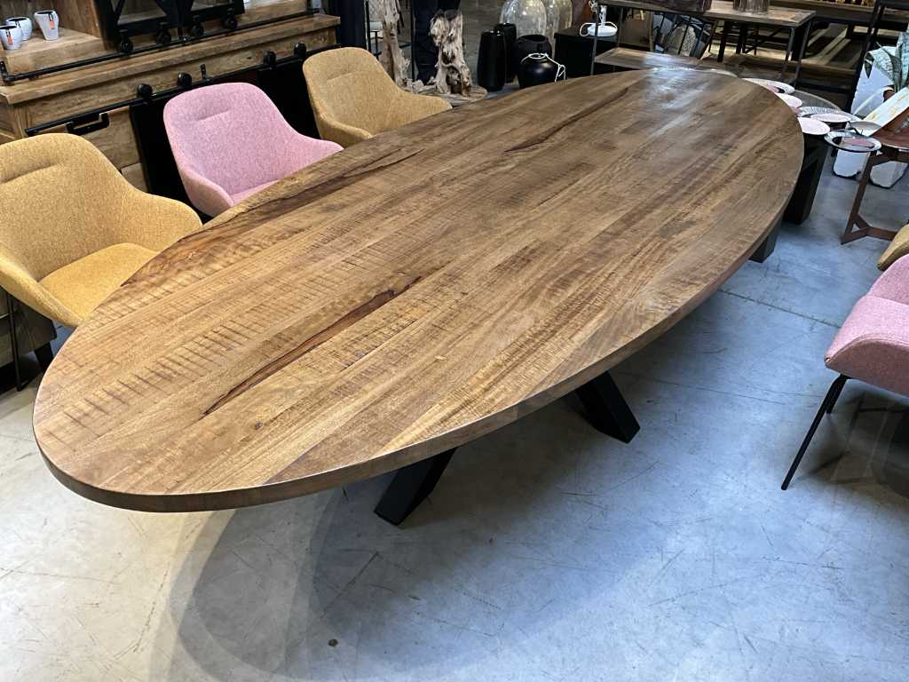 Table de salle à manger ovale en bois de manguier