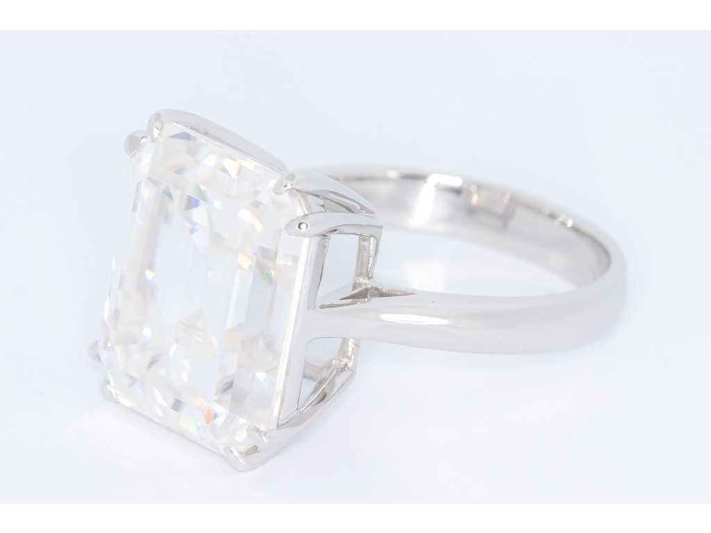 Bague Moissanite en or blanc 18 carats (D / VVS1) 15,00 carats