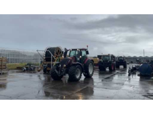 25165348-6c60-47f3-baec-2278382268e8.mp4