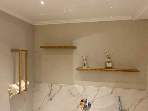 Bambus-Handtuchhalter und Wandregale