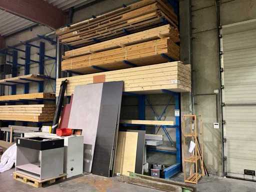 Stojak wspornikowy z drewnianą podłogą