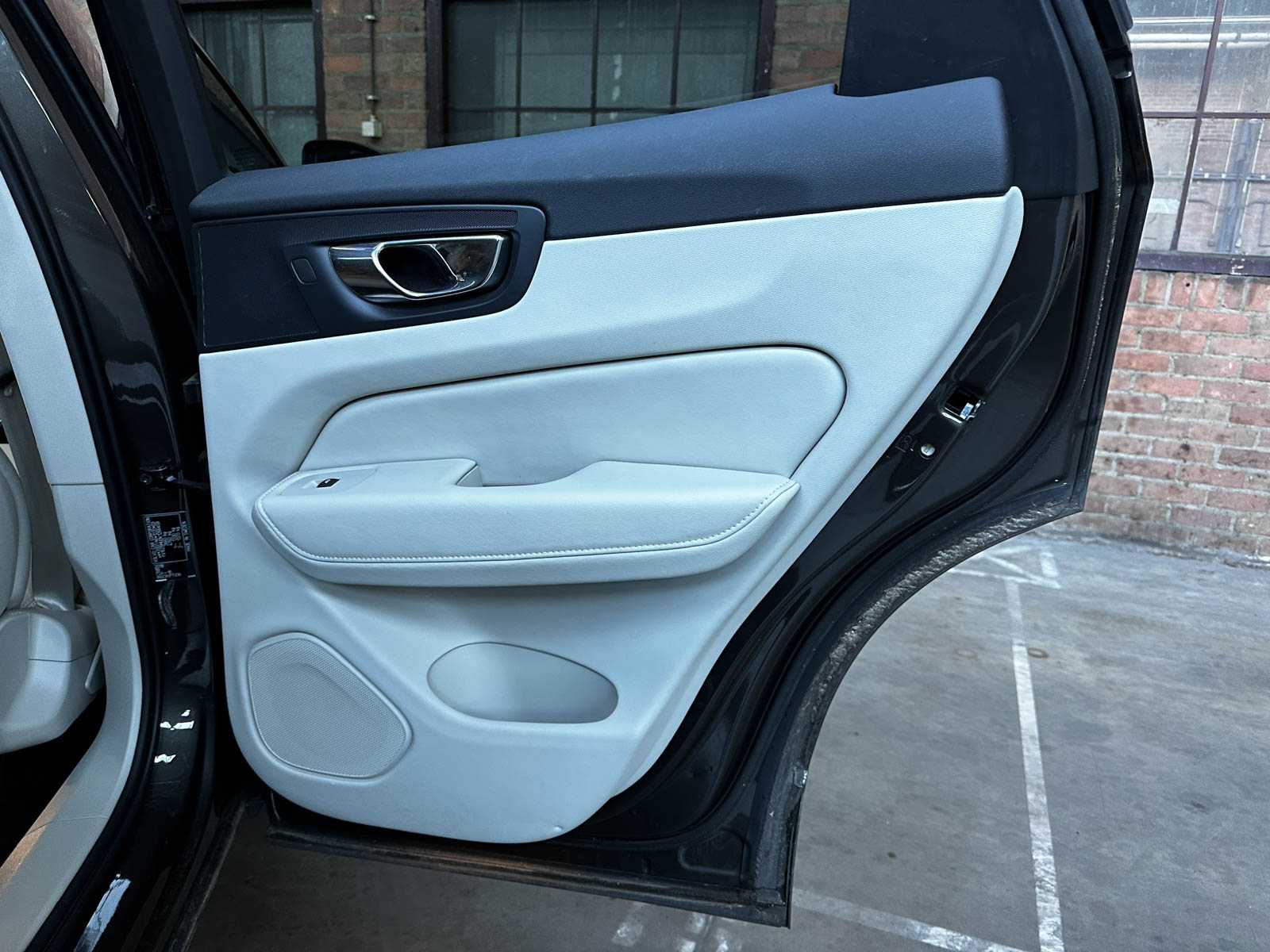 Volvo XC60 2.0 T8 Twin Engine AWD Inscription R-Design 303pk 2019, R-244-TZ