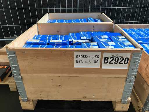 149 kg net automotive bearings from SKF