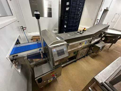 2021 - LOMA - IQ3+E - Metaaldetectortransportband