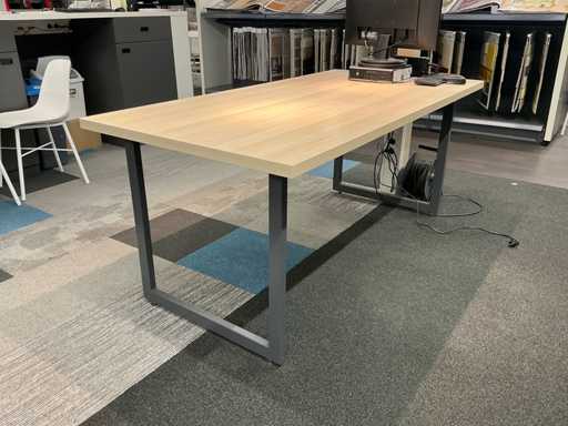 Tavolo della conferenza