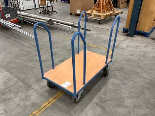 Transport plateauwagen
