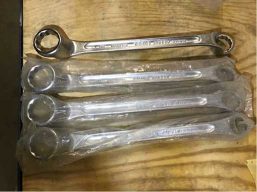 Clé à double anneau