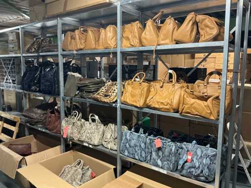 Partij diverse Antichic tassen (127x)