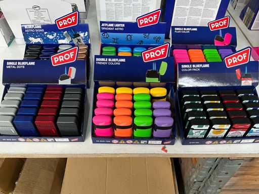 Prof Various Lighters in display (119x)