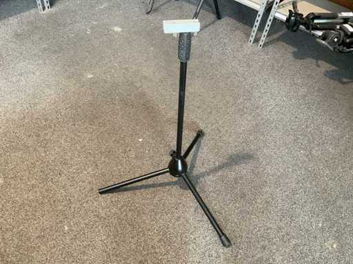 K&M Tripod