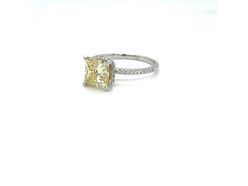 14 Karaat witgouden ring met 2,24 crt. diamant
