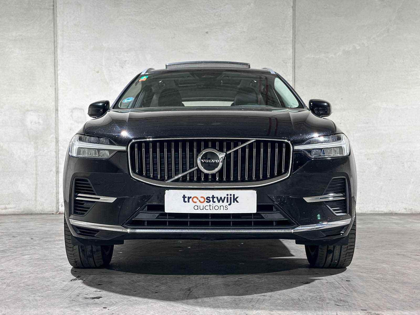 Volvo XC60 2.0 T6 Plug-in hybrid AWD Core Bright 253pk 2027 (Origineel-NL+1e eigenaar), S-190-RP