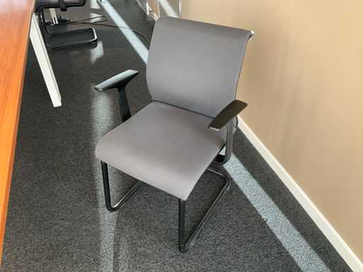 Steelcase Meeting Chair (4x)