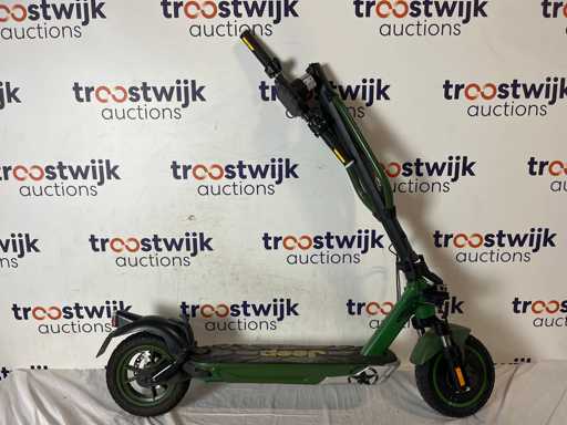 Platum jeep e-scooter | Braun trimmer | Fritzbox