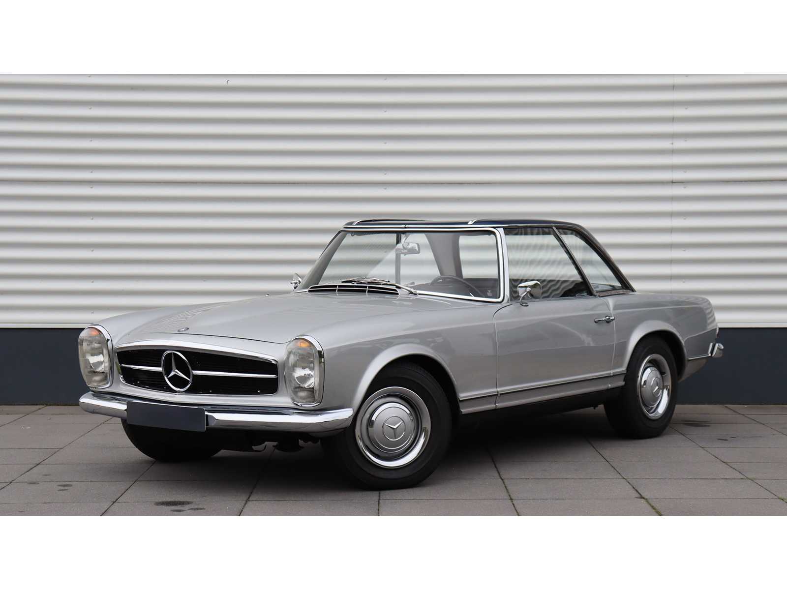 Mercedes-benz – 230 SL AUTOMATIC – Pagoda – Oldtimer – 09-XG-58 – 1967 – Restored