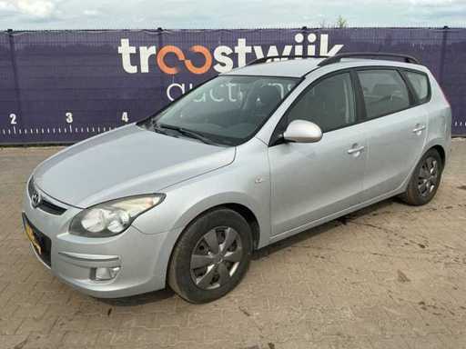 2009 - Hyundai - i30 CW - 1.6i Dynamic - Car