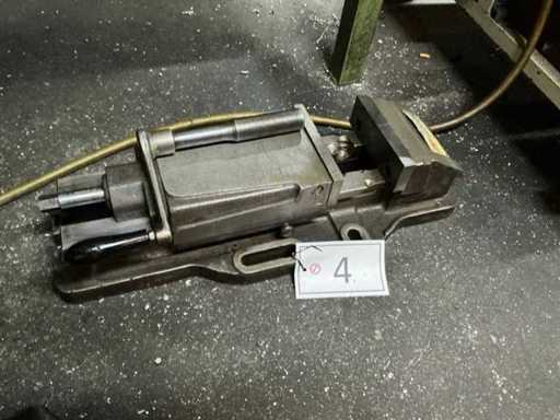 VERTEX Machine Vise