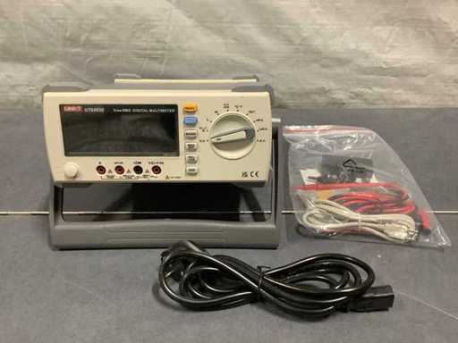Multimètre de laboratoire numérique UNI-T UT8803E