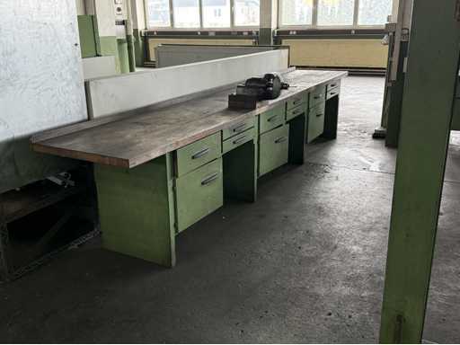   Lots of workbenches