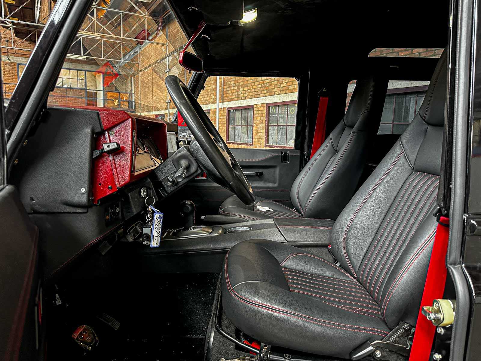 Land Rover Defender 90 V8 LS3-Motor 430pk 1996