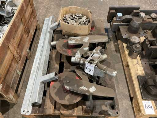 Charge von Landmaschinenteilen