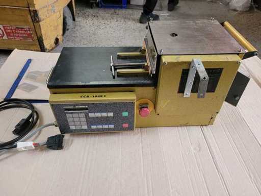 CCM-1000C - Automatische werkbanksnijmachine