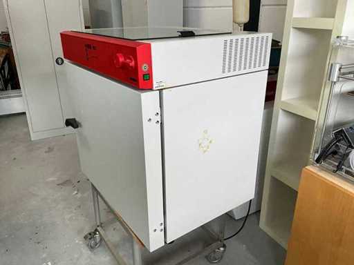 WBC binder KB 115 Laboratoriumoven