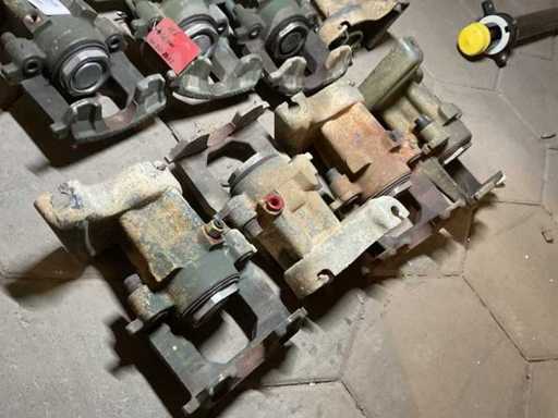 Brake caliper (4x)