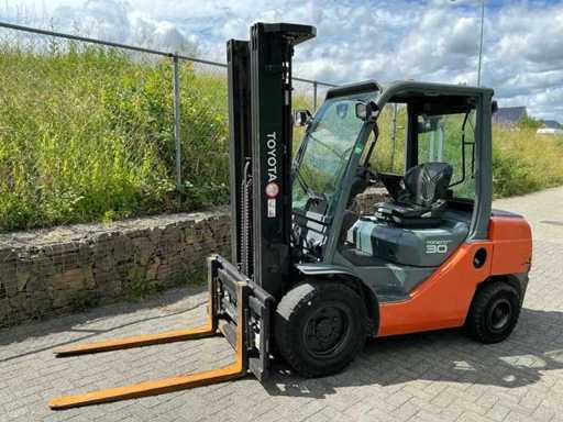 2015 Toyota 06-8FD30F Vorkheftruck