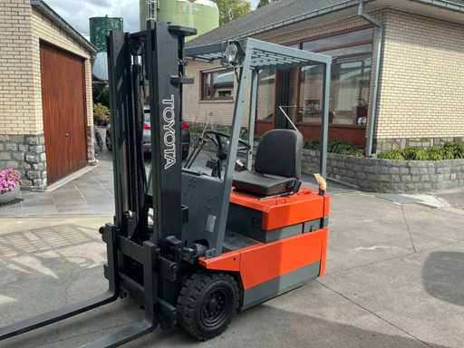Toyota 2FBE10 Forklift