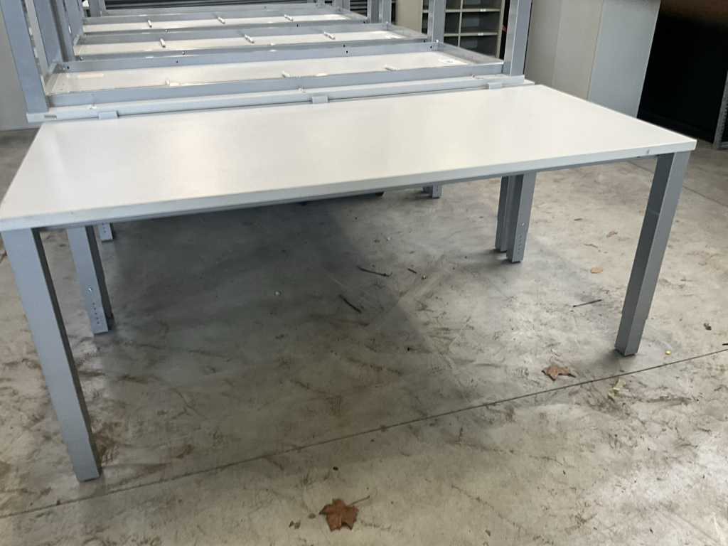 10 tables de bureau démontées diverses BENJO