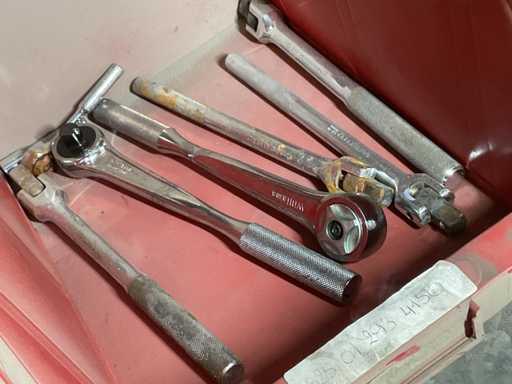 Différentes clés à douille