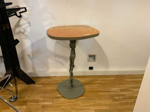 Lensvelt “Maarten Spruyt” Statafel