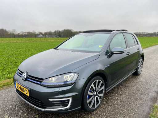 Volkswagen - 2015 - Golf - 1.4 TSI GTE - GJ-018-D 