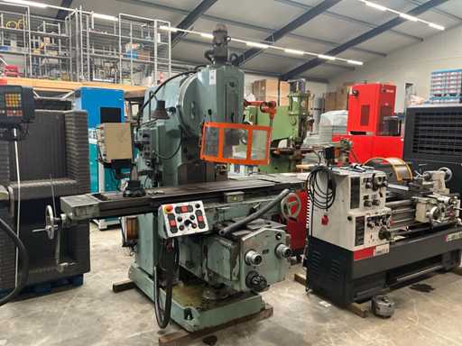 117 6T13-1 Universelle Horizontalfräsmaschine