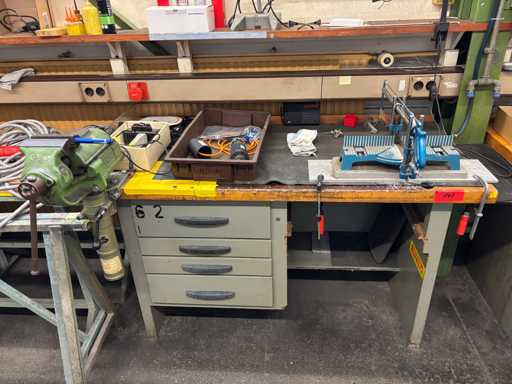 KÜPPER PERFEKT Workbench with Saw and Vice