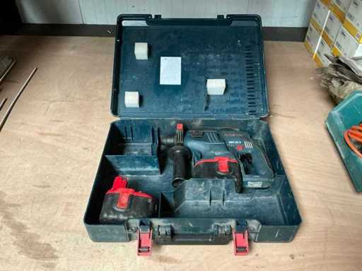 Bormașina cu ciocan Bosch GBH 24 V
