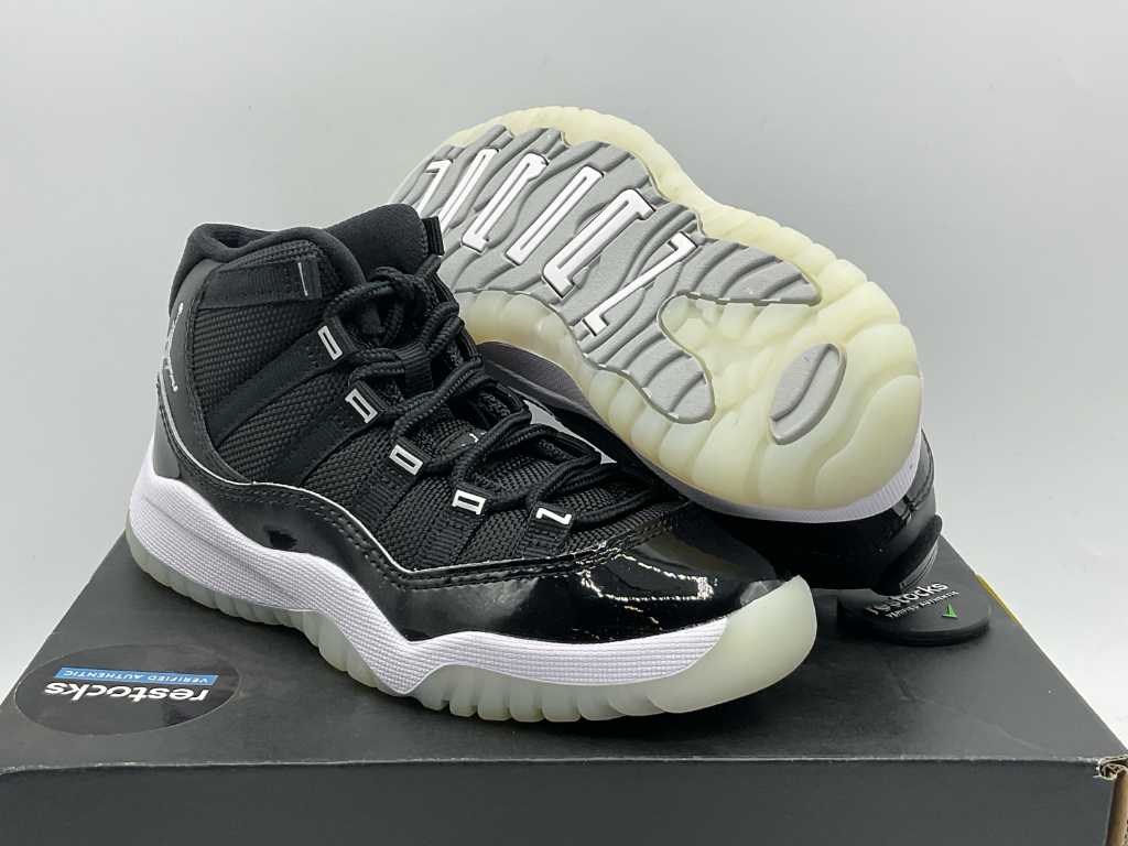 Jordan xi clearance 28