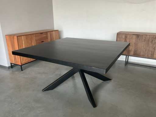 Table à manger Ghort