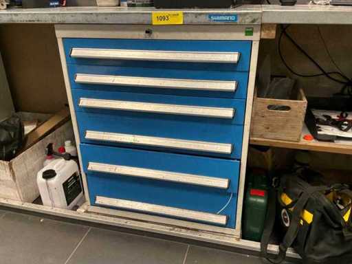 Komoda Bott z narzędziami i materiałami