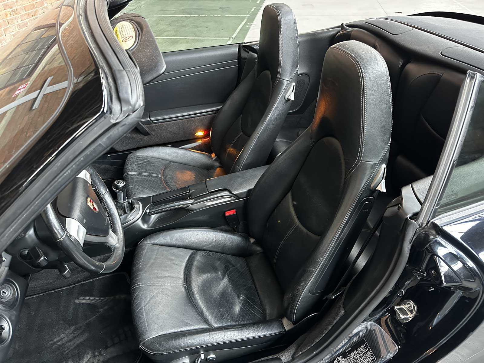 Porsche 911 Carrera Cabriolet 997 3.6 325pk 2005 handgeschakeld -Youngtimer-