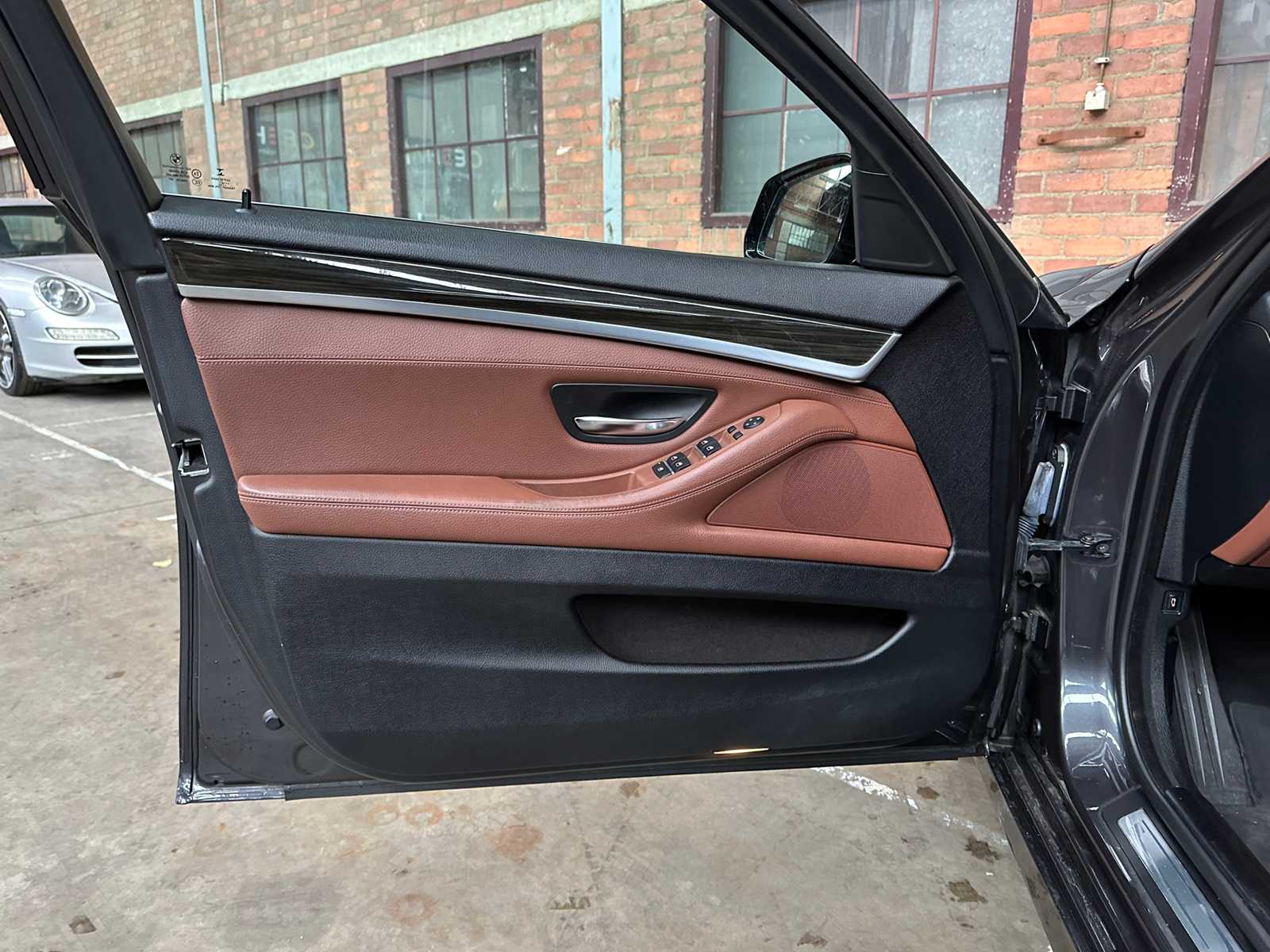 BMW 528i Touring Luxury Edition F11  245pk 2014 5-serie, 6-TZT-71