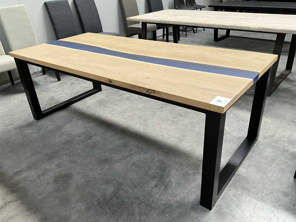 Solid oak dining table SQUAVI