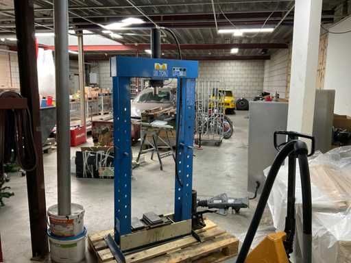 OMCN Hydraulische pers