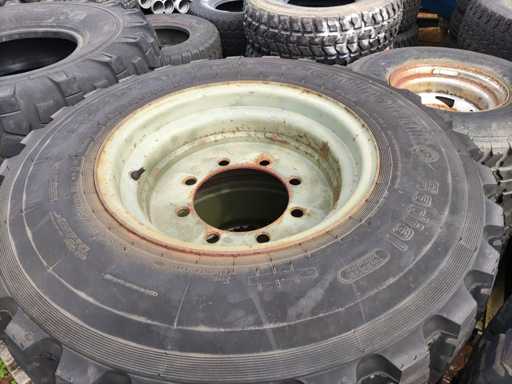 Continental MPT op velg - 8 gaats 12,5 R20 - Velg (4x)